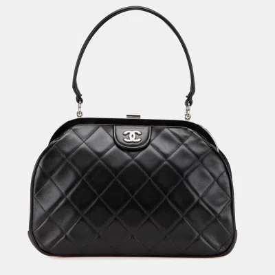 Pre-owned Chanel Black Cc Quilted Lambskin Kiss Lock Frame Top Handle Bag