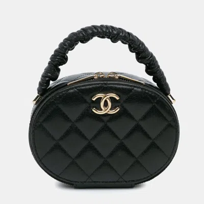 Pre-owned Chanel Black Cc Quilted Lambskin Oval Top Handle Clutch