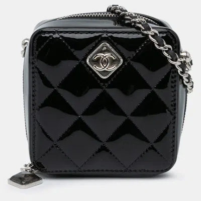 Pre-owned Chanel Black Cc Quilted Patent Diamond Resin Clutch With Chain
