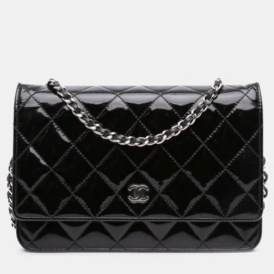 Pre-owned Chanel Black Cc Quilted Patent Wallet On Chain