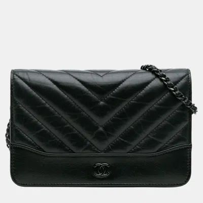Pre-owned Chanel Black Chevron Aged Calfskin Gabrielle Wallet On Chain