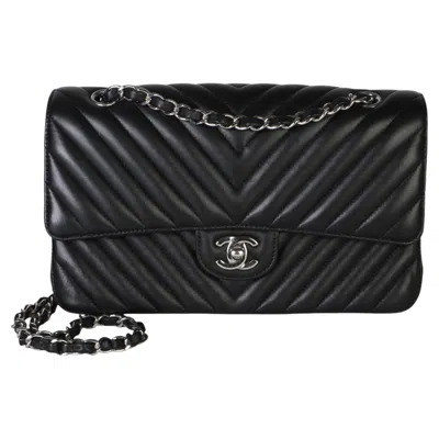 Pre-owned Chanel Black Chevron Lambskin Medium Classic Double Flap Bag