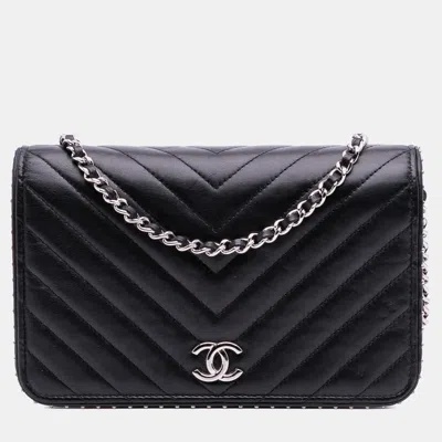 Pre-owned Chanel Black Chevron Lambskin Studded Wallet On Chain