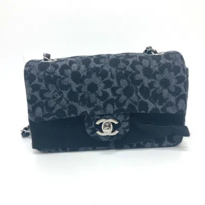 Pre-owned Chanel Black Denim Shoulder Bag ()