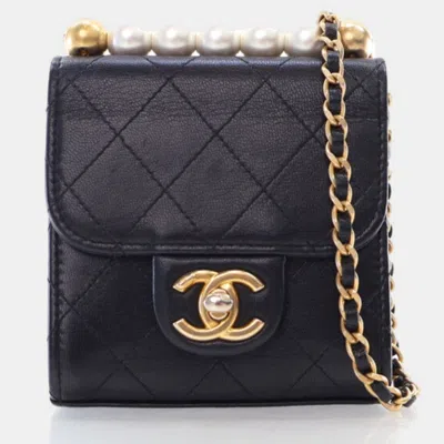 Pre-owned Chanel Black Goatskin Chic Pearl Clutch With Chain