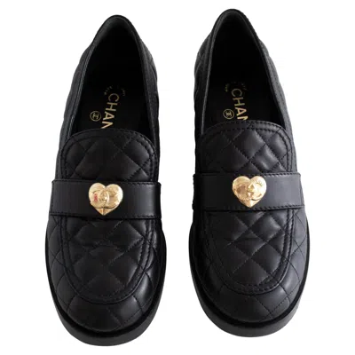 Pre-owned Chanel Black Gold Cc Heart Lambskin Heel Loafers 40