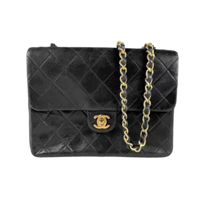 Pre-owned Chanel Black Gold Leather Metal Shoulder Bag ()