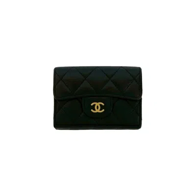 Pre-owned Chanel Black Grained Calfskin Wallet (tri-fold) ()