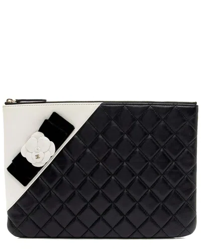 Pre-owned Chanel Black Lambskin Camellia Medium O-case (authentic Pre-loved)