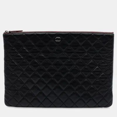 Pre-owned Chanel Black Large Cc Quilted Lambskin O Case Clutch