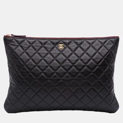 Pre-owned Chanel Black Large Quilted Lambskin O Case Clutch