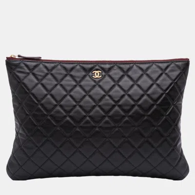 Pre-owned Chanel Black Large Quilted Lambskin O Case Clutch