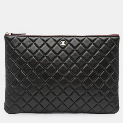 Pre-owned Chanel Black Large Quilted Lambskin O Case Clutch