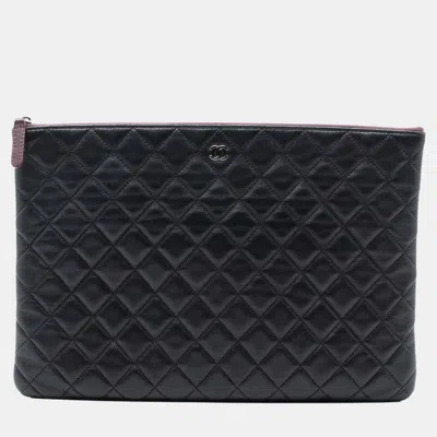Pre-owned Chanel Black Large Quilted Lambskin O Case Clutch