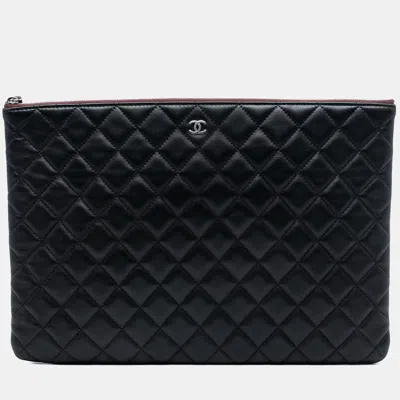 Pre-owned Chanel Black Large Quilted Lambskin O Case Clutch