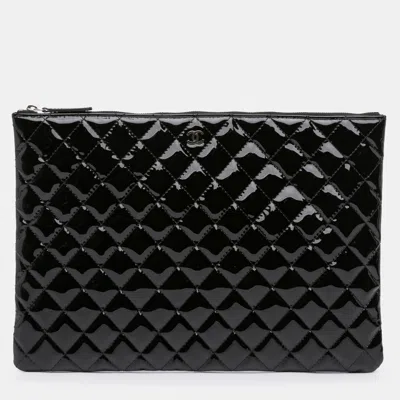Pre-owned Chanel Black Large Quilted Patent O Case Clutch