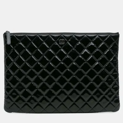 Pre-owned Chanel Black Large Quilted Patent O Case Clutch
