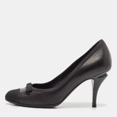 Pre-owned Chanel Black Leather And Fabric Bow Cc Cap Toe Pumps Size 36