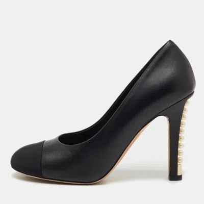 Pre-owned Chanel Black Leather And Fabric Cap Toe Cc Faux Pearl Heel Pumps Size 41