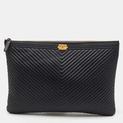 Pre-owned Chanel Black Leather Boy Chevron Large O-case Zip Pouch