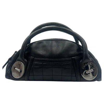 Pre-owned Chanel Black Leather Button Satchel 2004