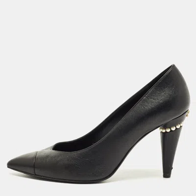 Pre-owned Chanel Black Leather Cap Toe Cc Pearl Embellished Heels Pumps Size 39