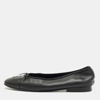 Pre-owned Chanel Black Leather Cc Cap Toe Ballet Flats Size 39