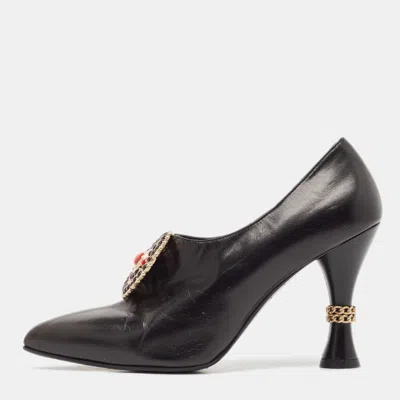 Pre-owned Chanel Black Leather Embellished Pumps Size 37