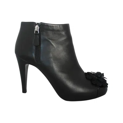 Pre-owned Chanel Black Leather Heeled Booties With Front Camellia - 40