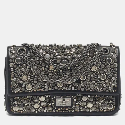 Pre-owned Chanel Black Leather Paris-bombay Collection 225 Reissue 2.55 Flap Bag