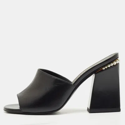 Pre-owned Chanel Black Leather Pearl Embellished Slide Sandals Size 40