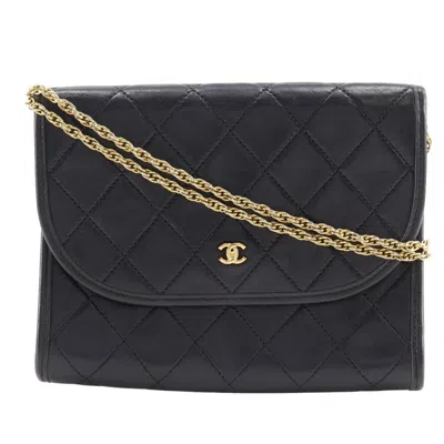 Pre-owned Chanel Black Leather Pochette Shoulder Bag ()