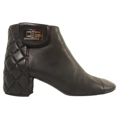 Pre-owned Chanel Black Leather Quilted Ankle Boots