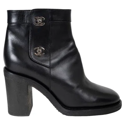 Pre-owned Chanel Black Leather Rev Turnlock Ankle Boots Shoes 39 G31285