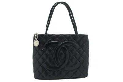 Pre-owned Chanel Medaillon Black Leather Shoulder Bag ()