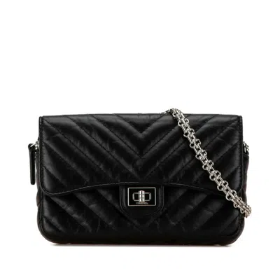 Pre-owned Chanel Black Leather Shoulder Bag ()