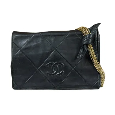 Pre-owned Chanel Black Leather Shoulder Bag ()