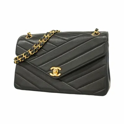 Pre-owned Chanel Black Leather Shoulder Bag ()