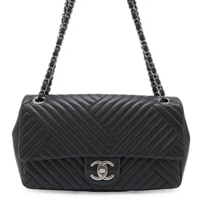 Pre-owned Chanel Black Leather Shoulder Bag ()