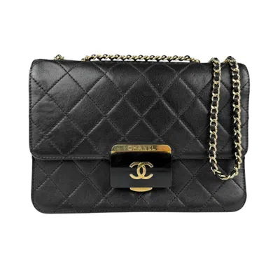 Pre-owned Chanel Black Leather Shoulder Bag ()