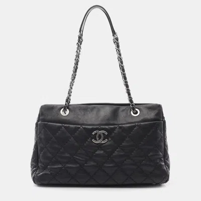 Pre-owned Chanel Black Medium Cc Quilted Calfskin Stitch It Tote