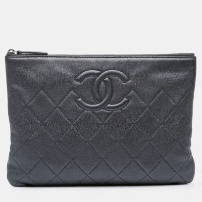 Pre-owned Chanel Black Medium Cc Quilted Caviar O Case Clutch