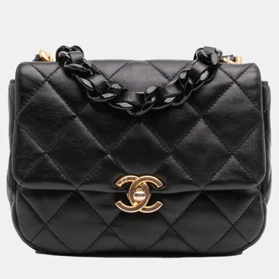 Pre-owned Chanel Black Mini Quilted Lambskin Lacquered Chain Flap