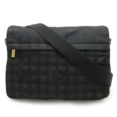Pre-owned Chanel Black New Travel Line Shoulder Bag ()