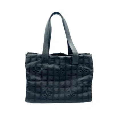 Pre-owned Chanel Black Nylon Handbag Shoulder Bag ()