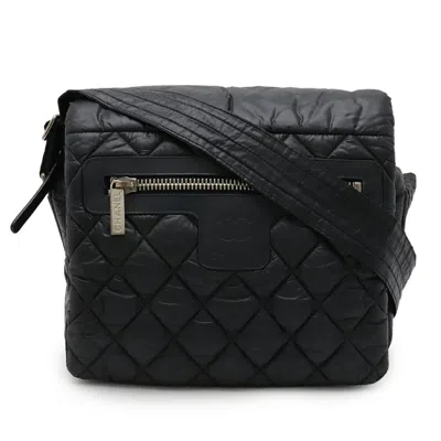 Pre-owned Chanel Black Nylon Shoulder Bag ()