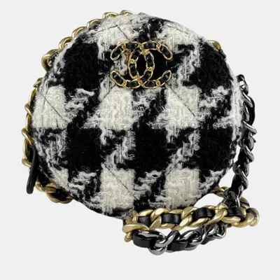 Pre-owned Chanel Black Off-white Tweed Shoulder Bag