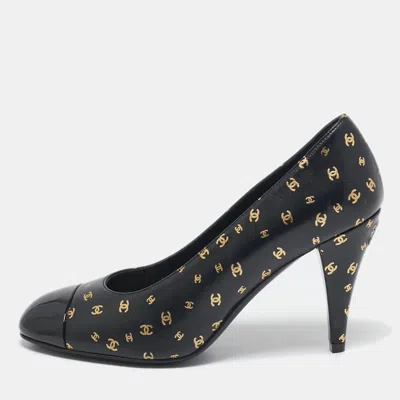 Pre-owned Chanel Black Patent And Leather Cc Cap Toe Pumps Size 37.5
