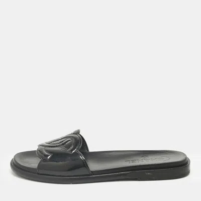 Pre-owned Chanel Black Patent Cc Flat Slides Size 39