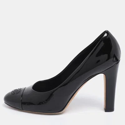 Pre-owned Chanel Black Patent Leather Cc Cap Toe Pumps Size 42